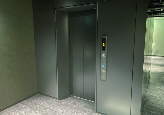 地階～４階のエレベーター