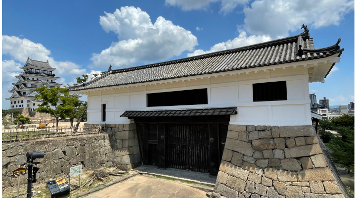 Sujigane Gomon Gate