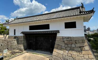 Sujigane Gomon Gate